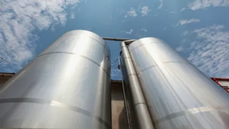 NZ terms of trade fall 1.9% in 4th qtr, on falling prices for dairy exports