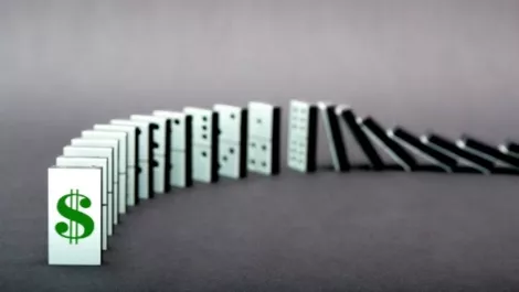 NZ dollar drops to month low on dairy concern, US dollar strength