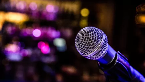 LIPS: I LOVE THE 80S